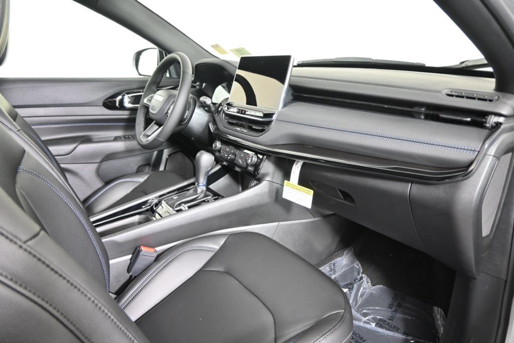 new 2026 Jeep Compass car, priced at $31,499