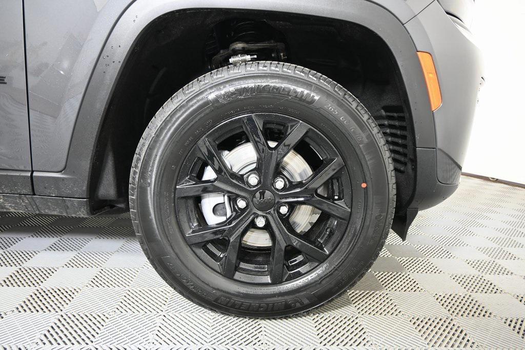 new 2026 Jeep Grand Cherokee car, priced at $45,799