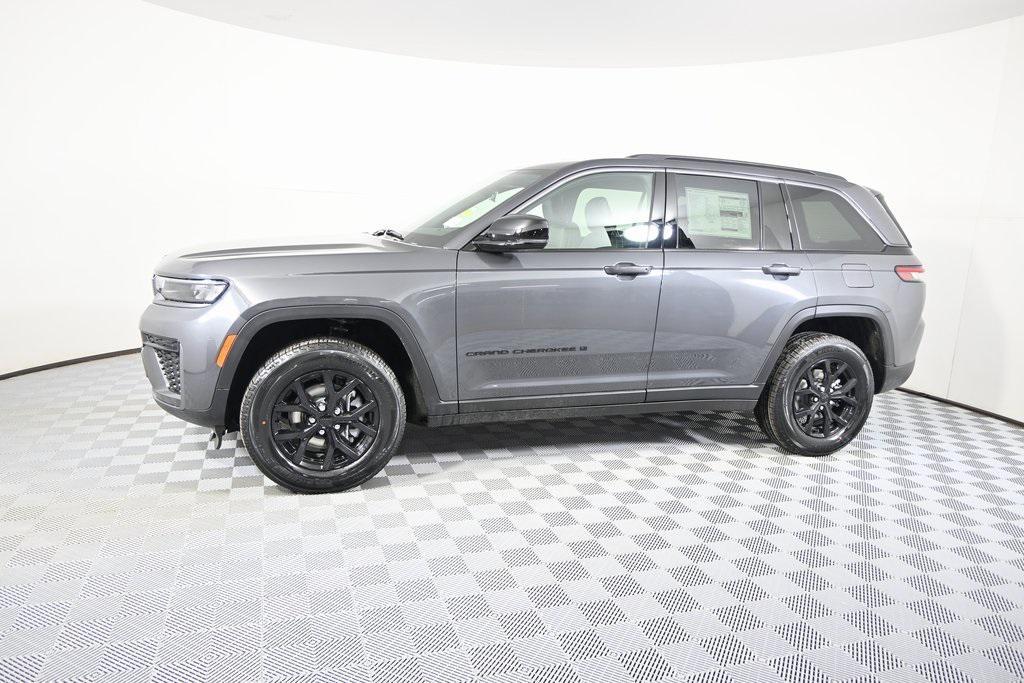 new 2026 Jeep Grand Cherokee car, priced at $45,799