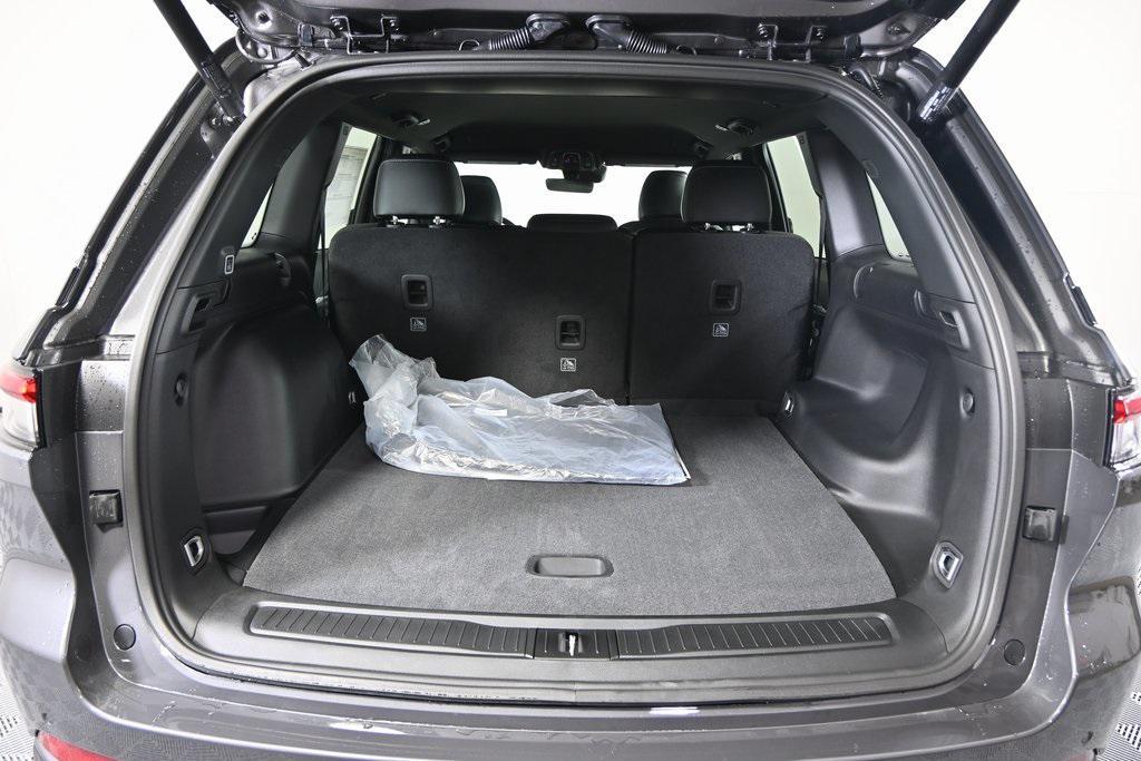 new 2026 Jeep Grand Cherokee car, priced at $45,799