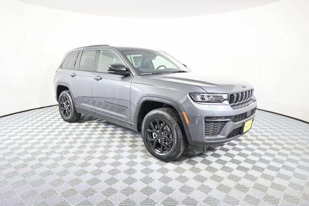 new 2026 Jeep Grand Cherokee car, priced at $45,799