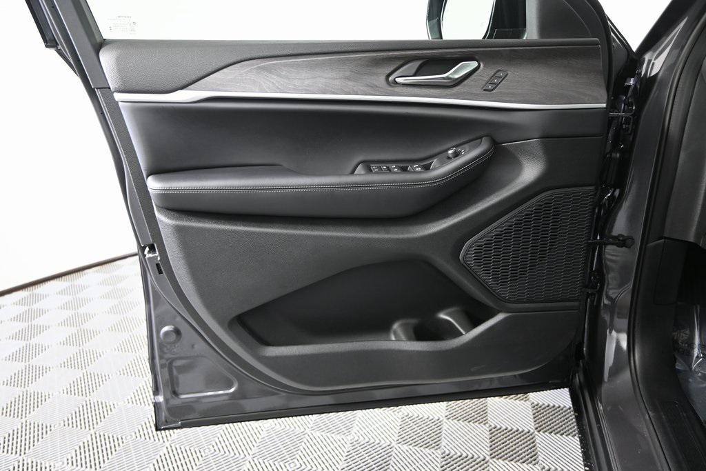 new 2025 Jeep Grand Cherokee L car, priced at $47,899