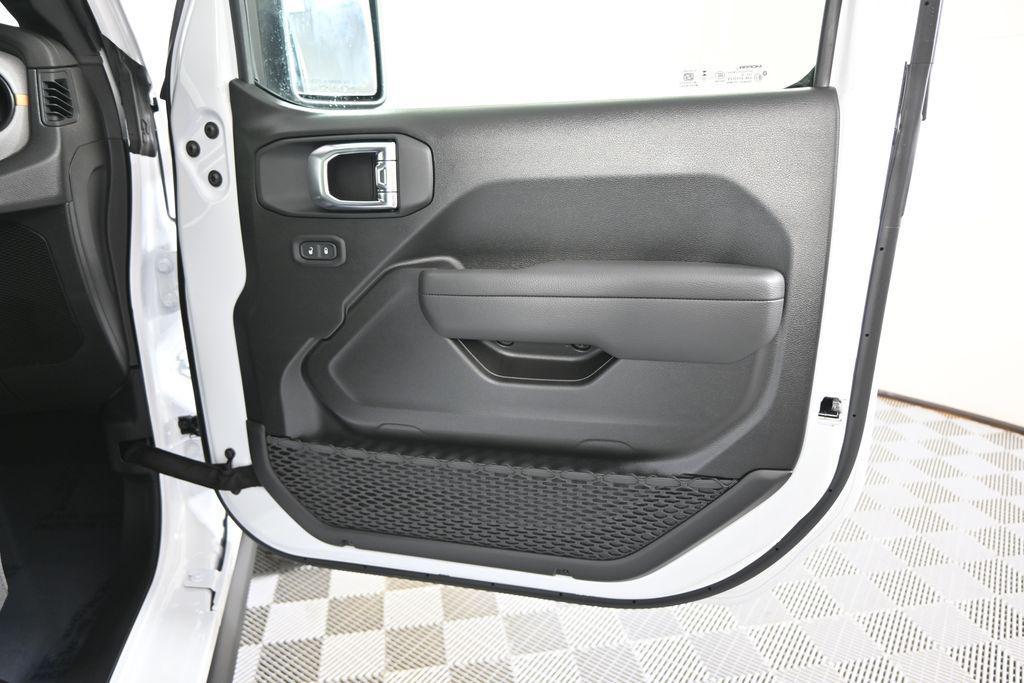 new 2026 Jeep Gladiator car, priced at $44,999