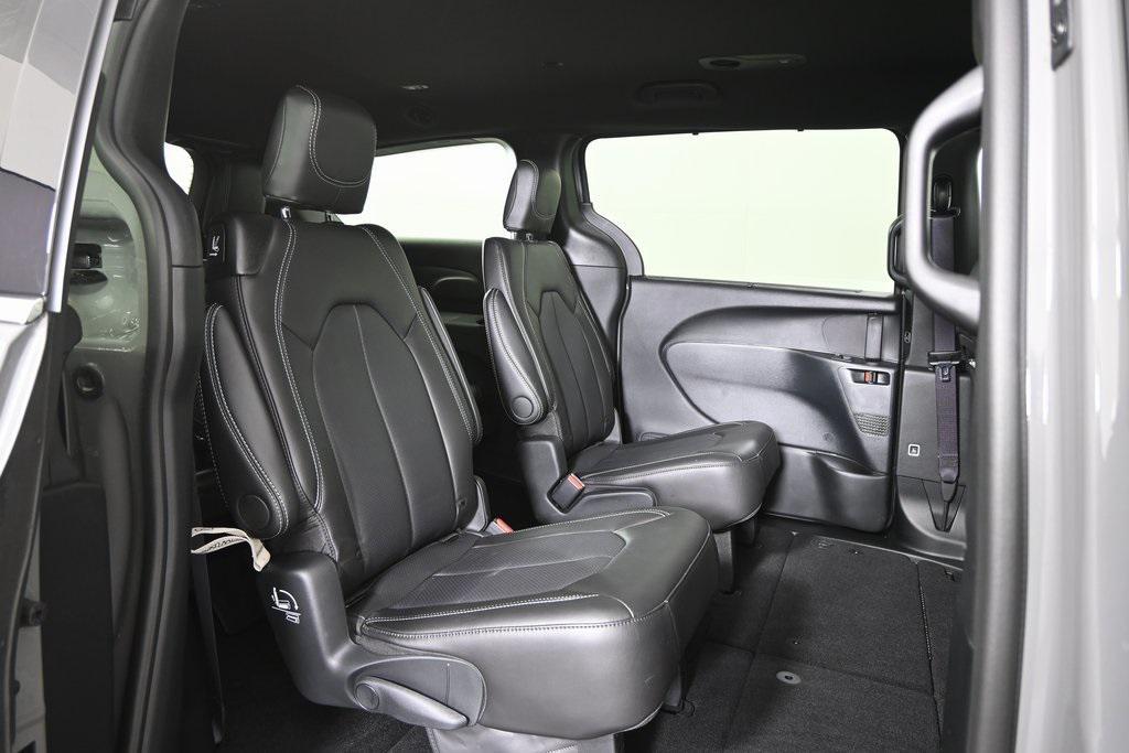 used 2025 Chrysler Pacifica car, priced at $34,999