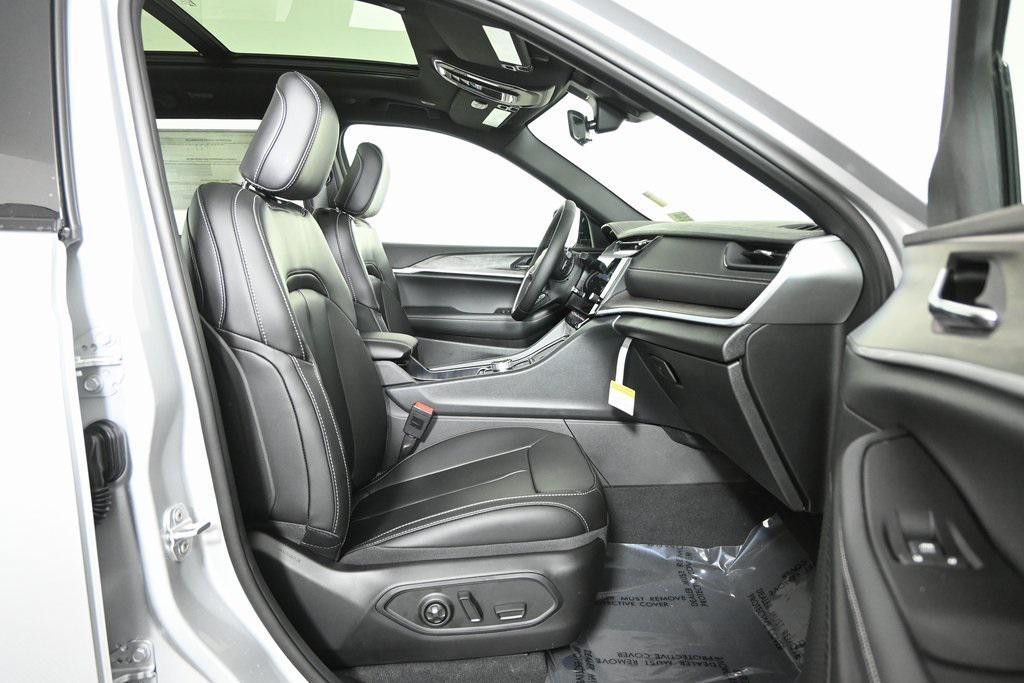 new 2026 Jeep Grand Cherokee car, priced at $47,399