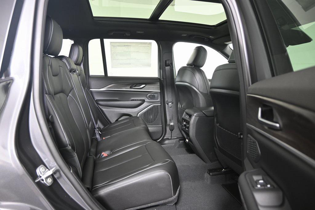 new 2026 Jeep Grand Cherokee car, priced at $47,599