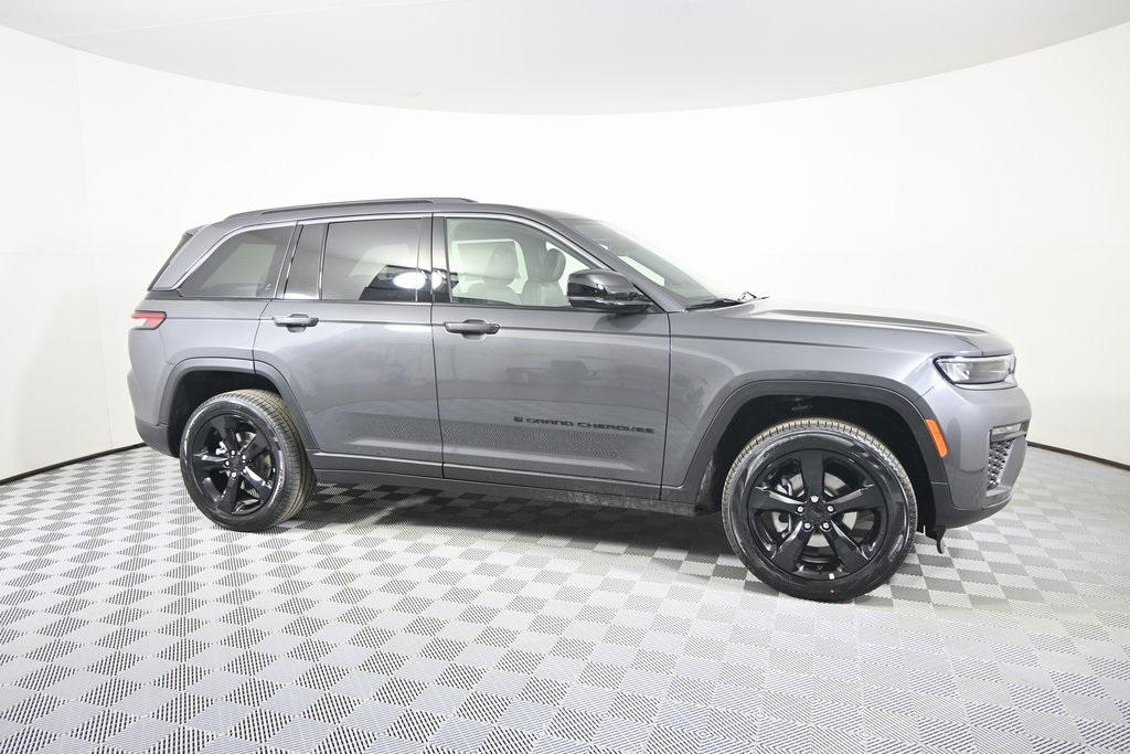 new 2026 Jeep Grand Cherokee car, priced at $47,599