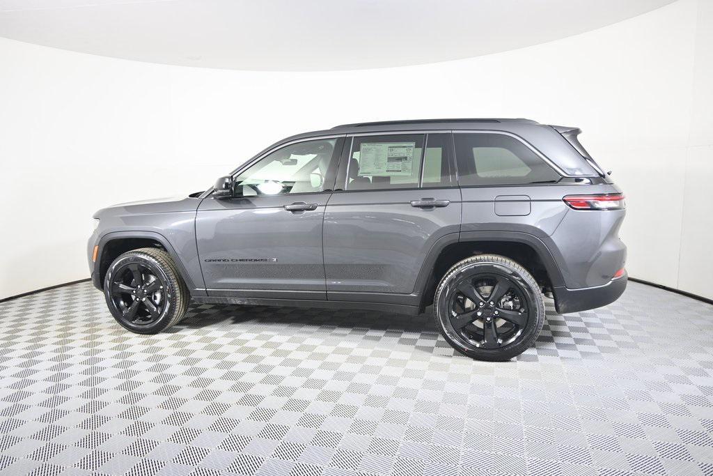 new 2026 Jeep Grand Cherokee car, priced at $47,599