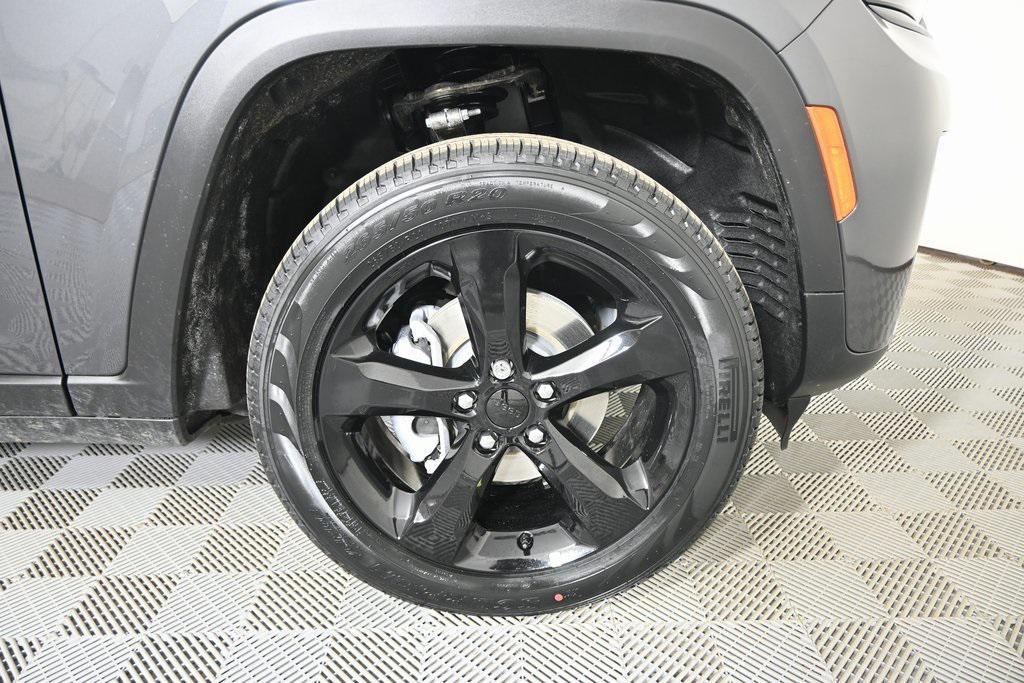 new 2026 Jeep Grand Cherokee car, priced at $47,599