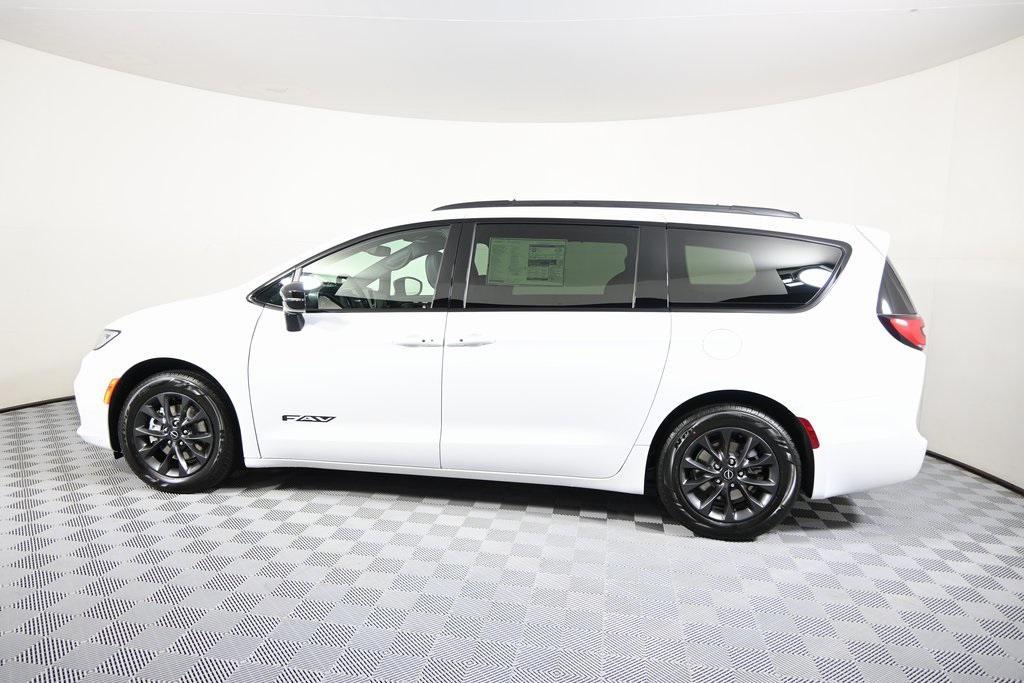 used 2025 Chrysler Pacifica car, priced at $36,699