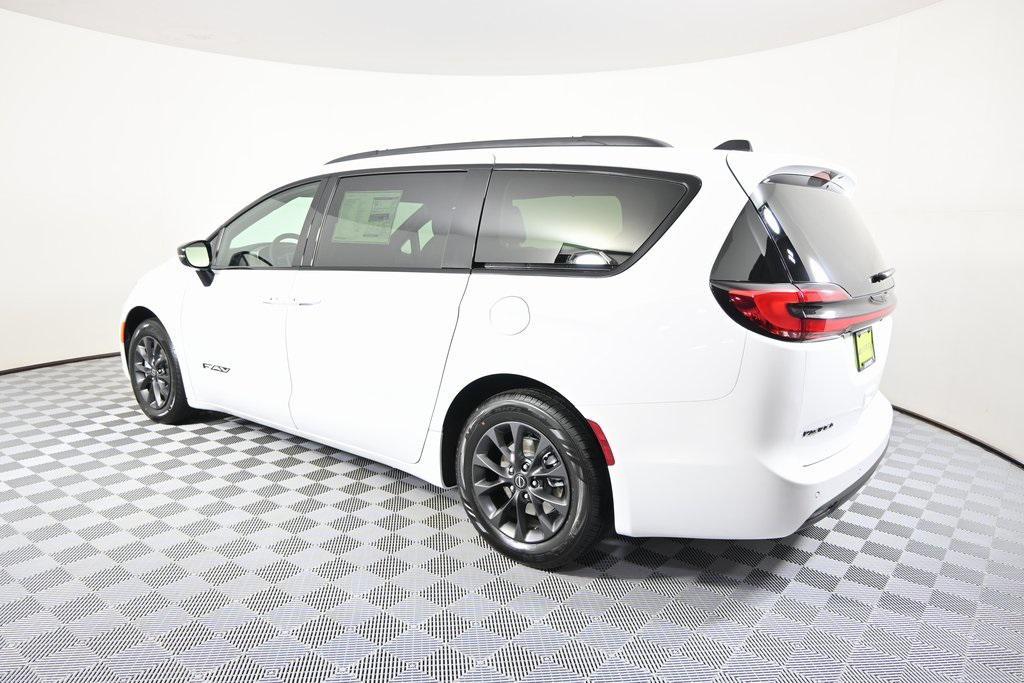 used 2025 Chrysler Pacifica car, priced at $36,699