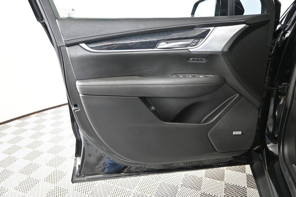 used 2024 Cadillac XT5 car, priced at $34,549