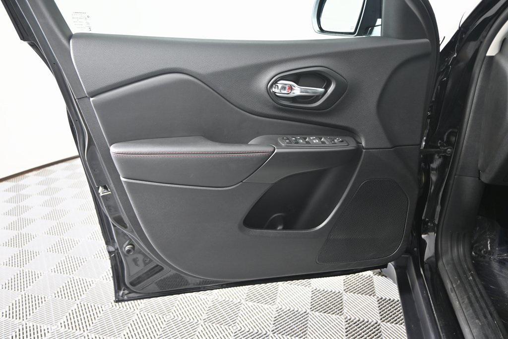 used 2022 Jeep Cherokee car, priced at $25,099