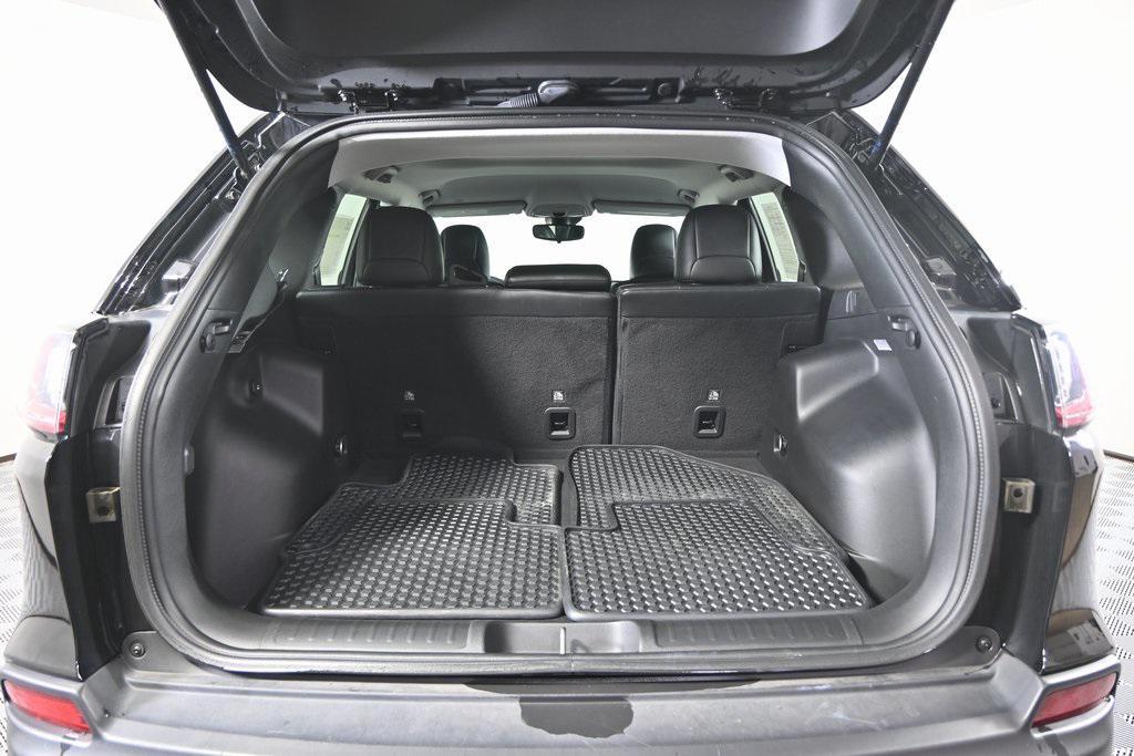 used 2022 Jeep Cherokee car, priced at $25,099