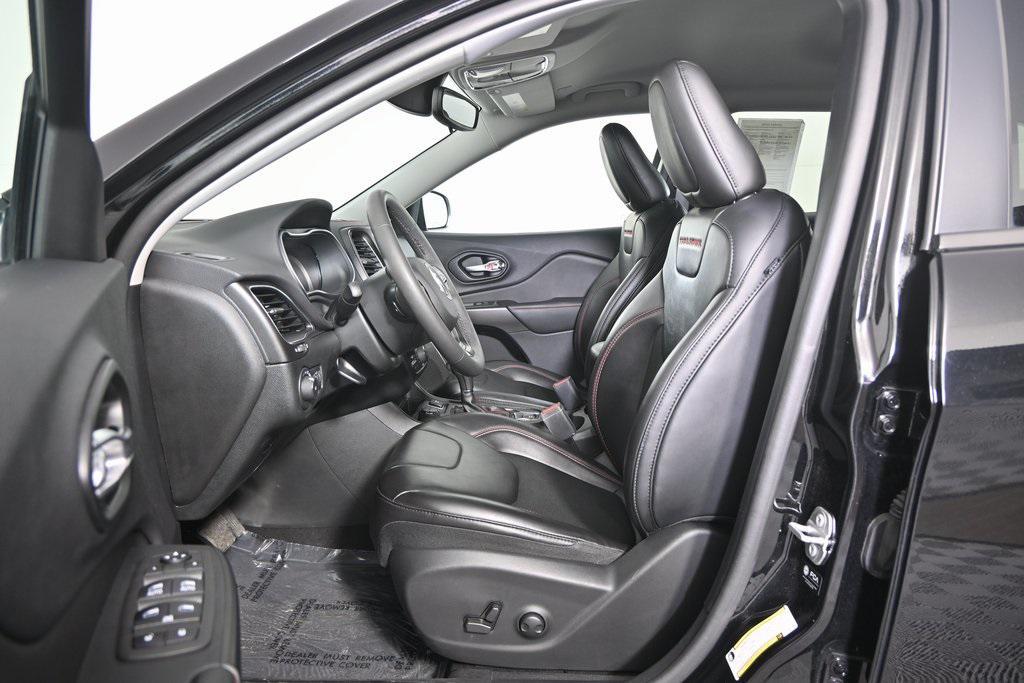 used 2022 Jeep Cherokee car, priced at $25,099