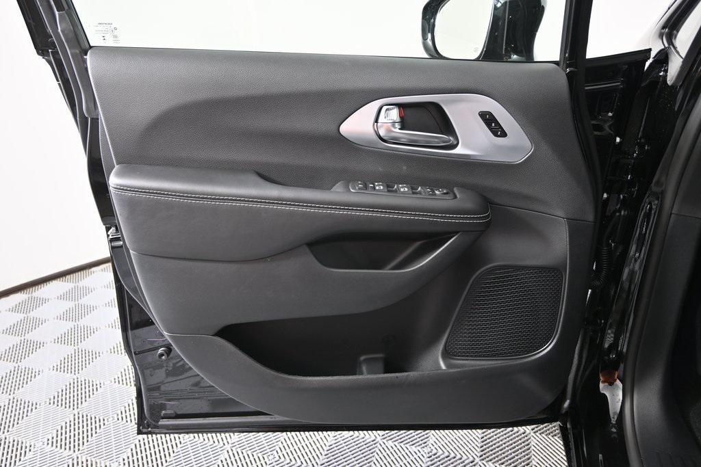 new 2026 Chrysler Pacifica car, priced at $48,299