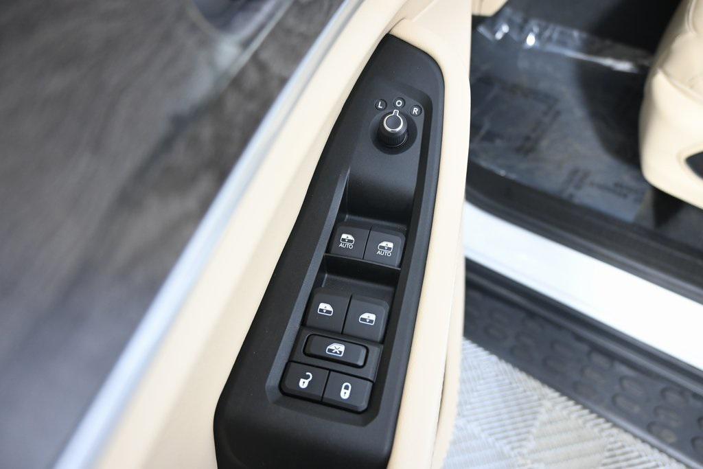 used 2023 Jeep Grand Cherokee car, priced at $30,499