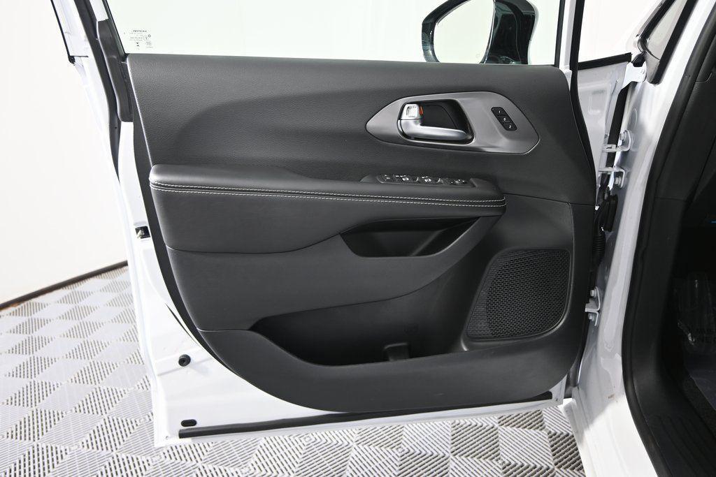 new 2026 Chrysler Pacifica car, priced at $43,099