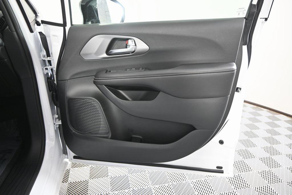 new 2026 Chrysler Pacifica car, priced at $42,999