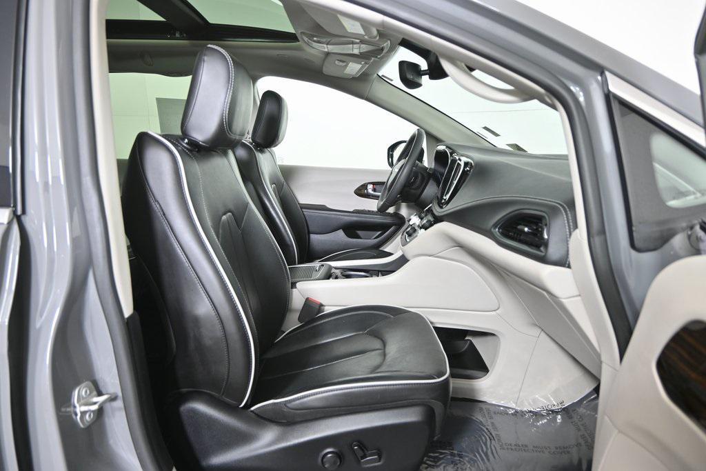 used 2023 Chrysler Pacifica car, priced at $28,899