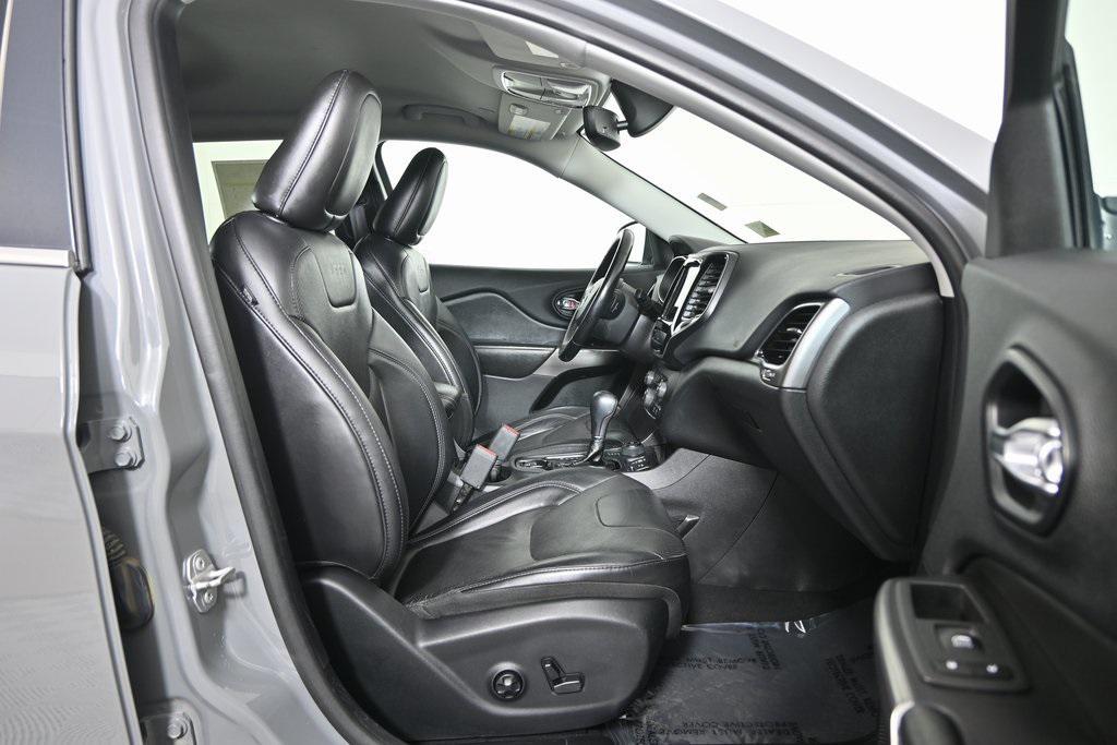 used 2020 Jeep Cherokee car, priced at $15,995