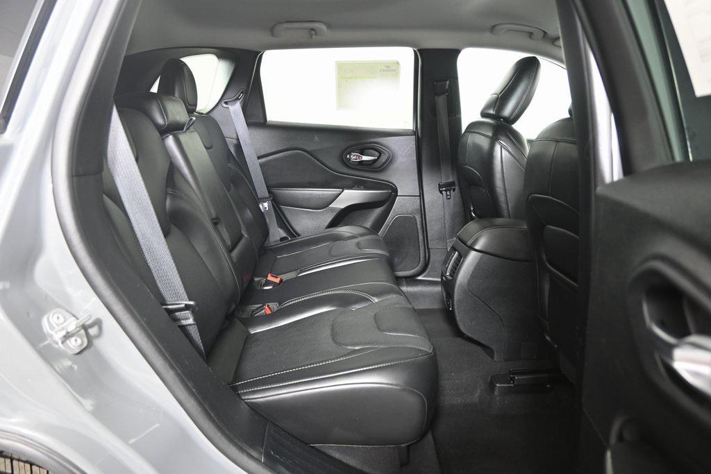 used 2020 Jeep Cherokee car, priced at $15,995