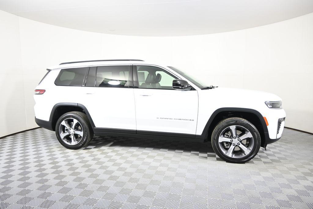 new 2026 Jeep Grand Cherokee L car, priced at $43,999