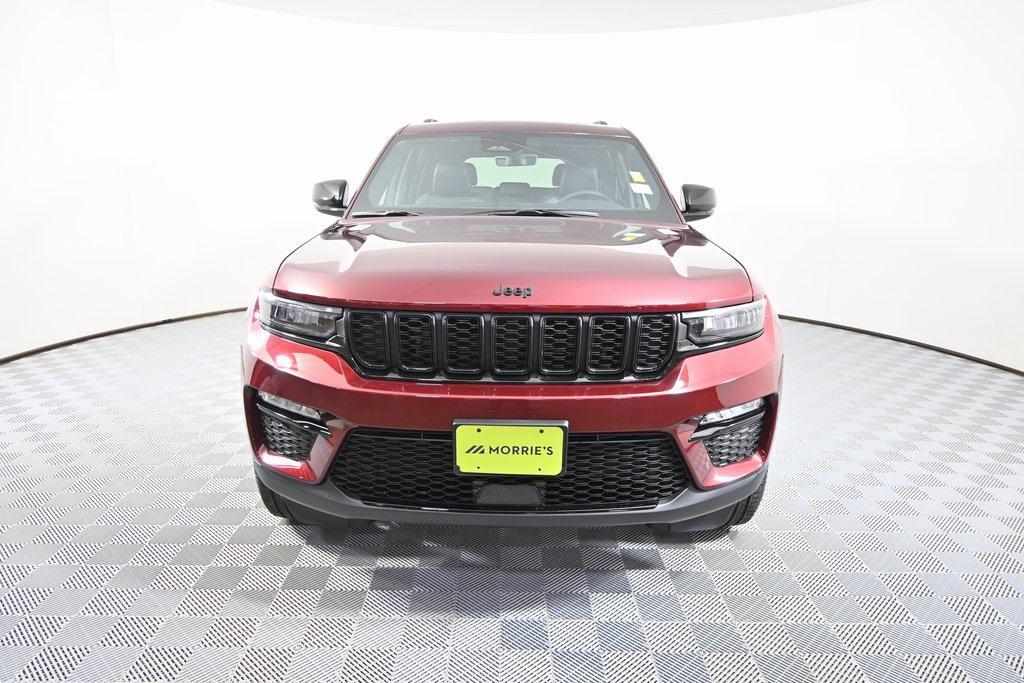 new 2025 Jeep Grand Cherokee car, priced at $45,999