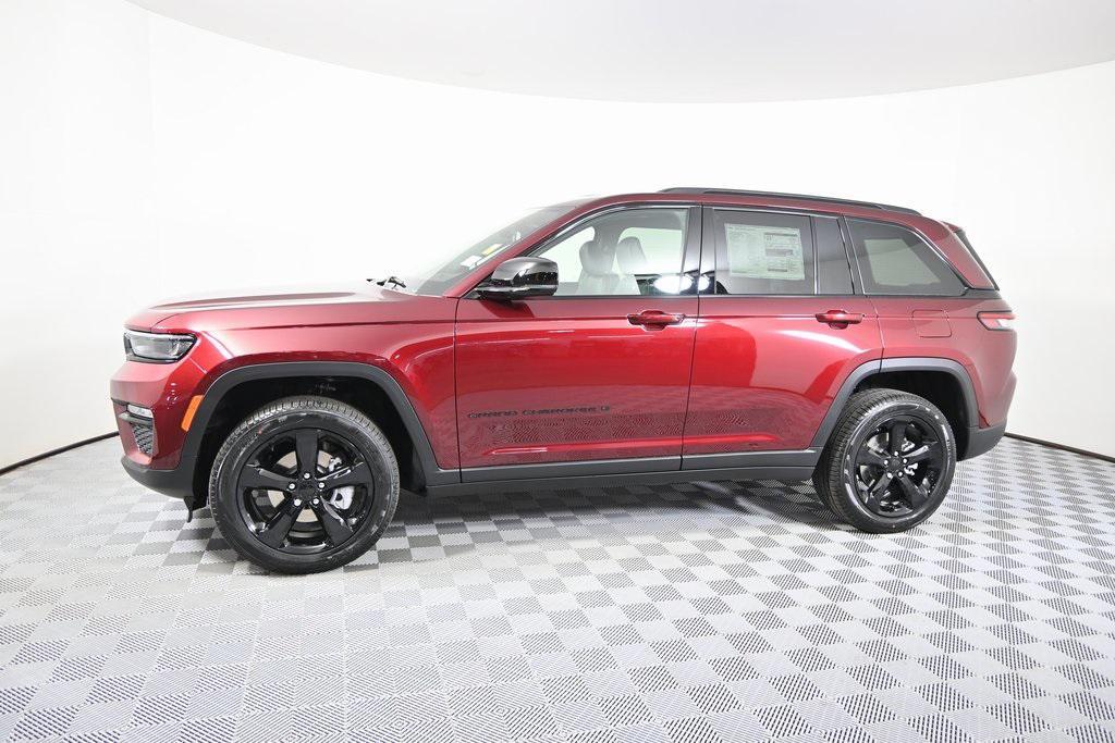 new 2025 Jeep Grand Cherokee car, priced at $45,999