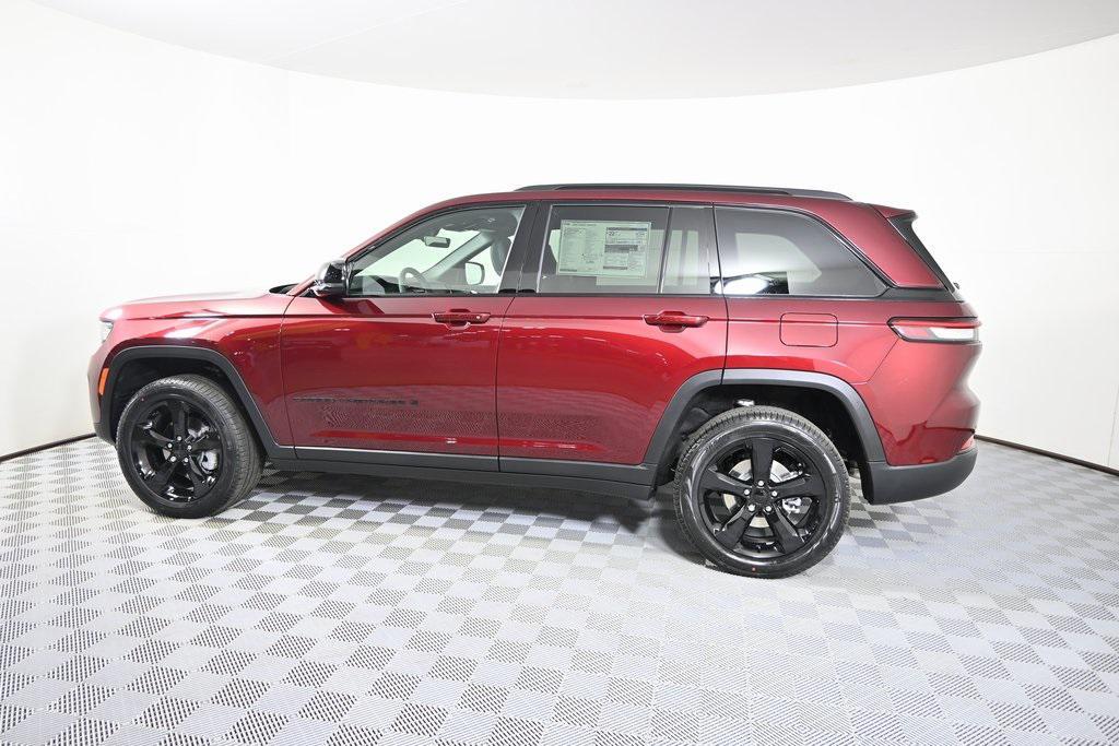 new 2025 Jeep Grand Cherokee car, priced at $45,999
