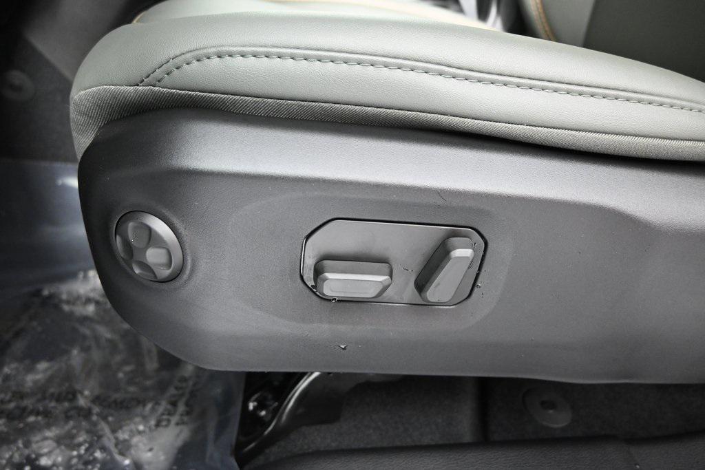 new 2026 Jeep Gladiator car, priced at $54,399