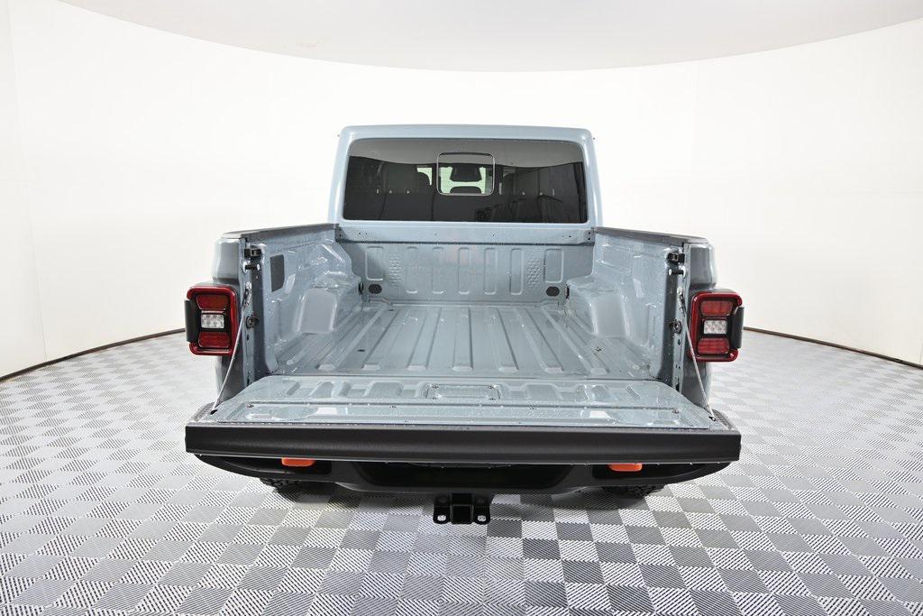 new 2026 Jeep Gladiator car, priced at $54,399