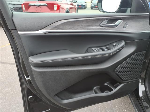 used 2024 Jeep Grand Cherokee car, priced at $41,679