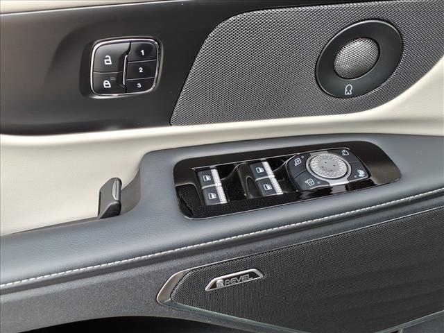 used 2024 Lincoln Nautilus car, priced at $52,860