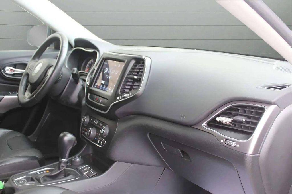 used 2022 Jeep Cherokee car, priced at $16,499