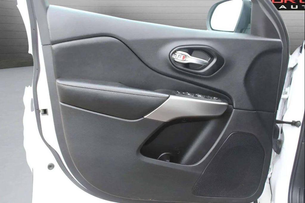 used 2022 Jeep Cherokee car, priced at $16,499