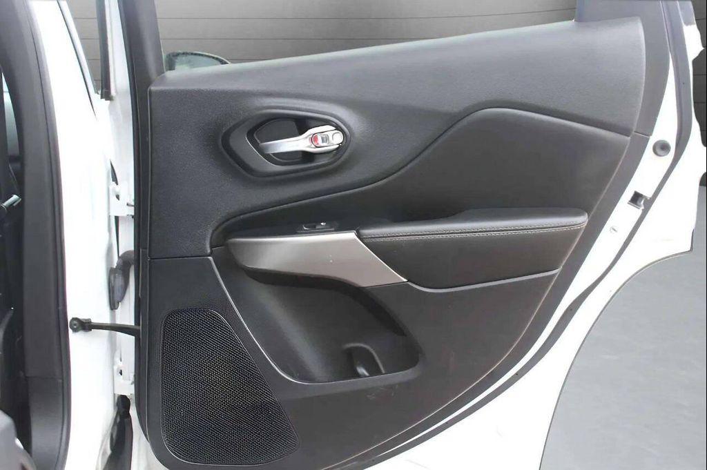 used 2022 Jeep Cherokee car, priced at $16,499