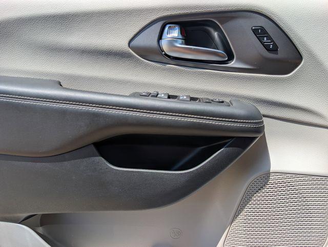 new 2024 Chrysler Pacifica car