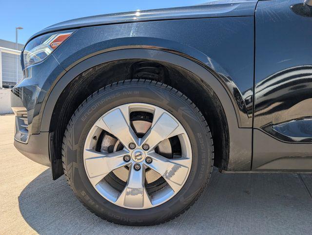 used 2020 Volvo XC40 car, priced at $20,427