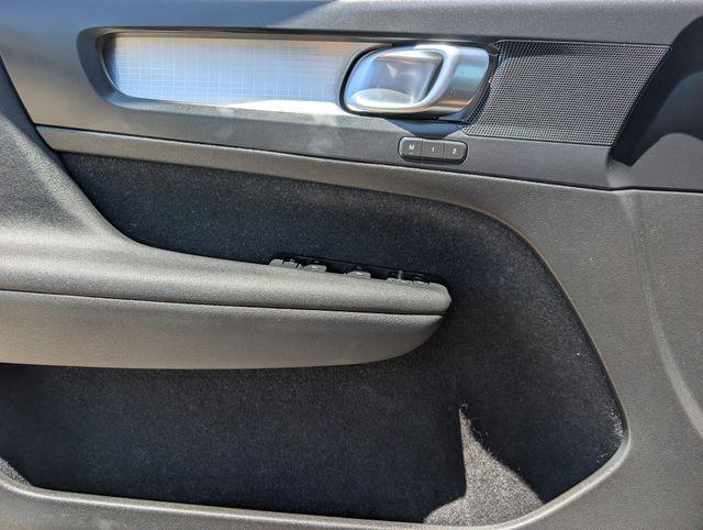 used 2020 Volvo XC40 car, priced at $20,427