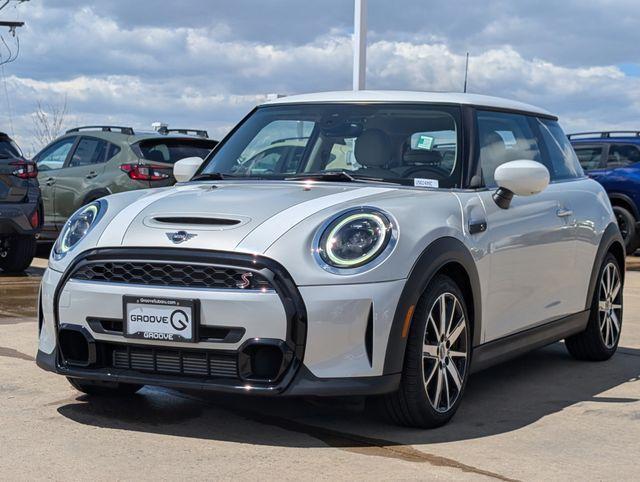 used 2023 MINI Hardtop car, priced at $25,348