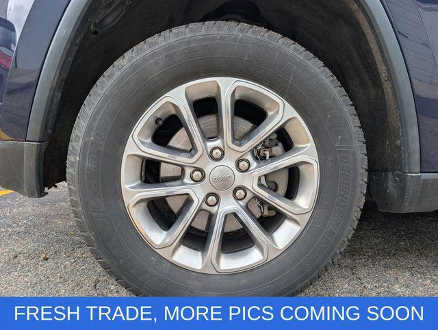 used 2015 Jeep Grand Cherokee car, priced at $14,355