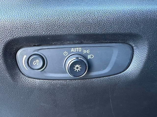 used 2021 Chevrolet Traverse car, priced at $20,998