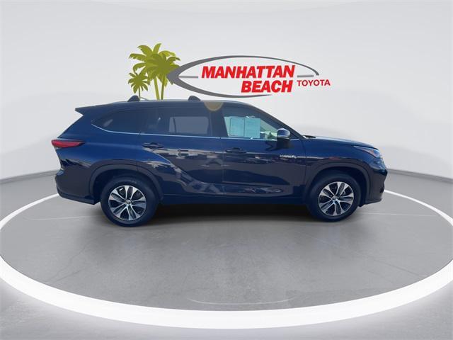 used 2020 Toyota Highlander Hybrid car, priced at $26,487