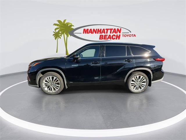 used 2021 Toyota Highlander Hybrid car, priced at $29,962