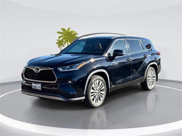 used 2021 Toyota Highlander Hybrid car, priced at $29,962