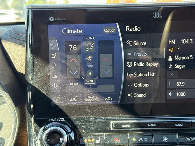 used 2021 Toyota Highlander Hybrid car, priced at $29,962