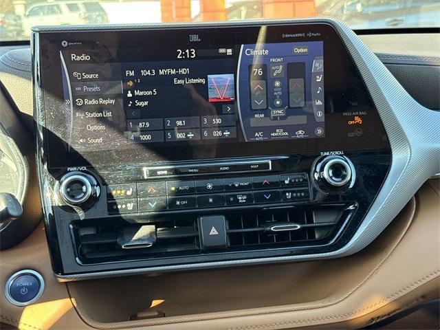 used 2021 Toyota Highlander Hybrid car, priced at $29,962