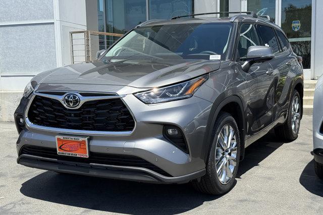 new 2026 Toyota Highlander Hybrid car, priced at $55,048