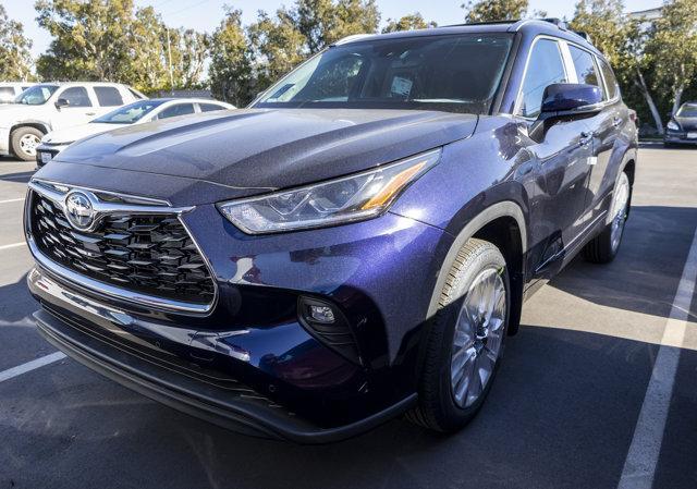 new 2026 Toyota Highlander Hybrid car, priced at $54,648